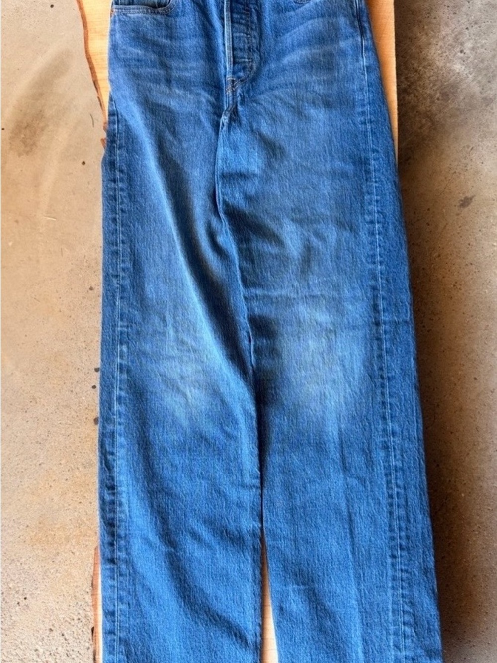 Levi's Women's Straight Leg Jeans in Medium Blue Wash
